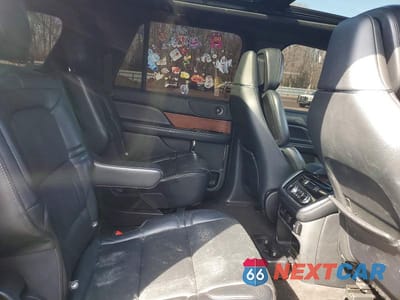 Zdjęcie 11 z 12 samochodu: 2019 LINCOLN NAVIGATOR L RESERVE VIN:5LMJJ3LT2KEL17446 - miniatura