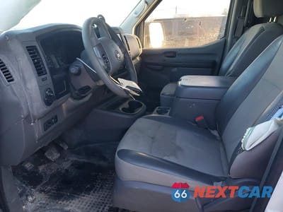 Zdjęcie 7 z 12 samochodu: 2021 NISSAN NV 2500 UTILITY / SERVICE VAN VIN:1N6BF0KY8MN801064 - miniatura