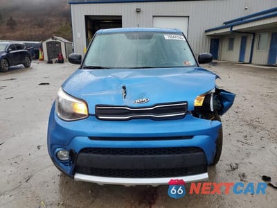 Piąte zdjęcie samochodu w środku: 2017 KIA SOUL + VIN:KNDJP3A52H7440011 - miniatura