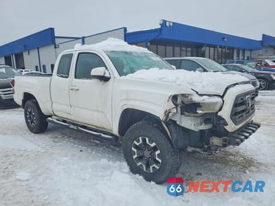Czwarte zdjęcie samochodu z boku: 2017 TOYOTA TACOMA ACCESS CAB VIN:5TFSX5EN9HX048833 - miniatura