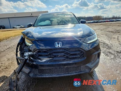 Piąte zdjęcie samochodu w środku: 2023 HONDA HR-V SPORT VIN:3CZRZ2H56PM723636 - miniatura