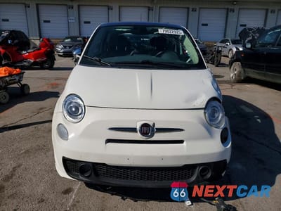 Piąte zdjęcie samochodu w środku: 2018 FIAT 500 LOUNGE VIN:3C3CFFCH4JT523868 - miniatura