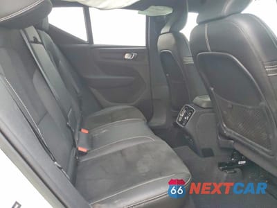 Zdjęcie 11 z 12 samochodu: 2022 VOLVO XC40 T5 R-DESIGN VIN:YV4162UMXN2791495 - miniatura