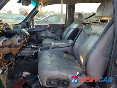 Zdjęcie 7 z 12 samochodu: 2001 CHEVROLET SUBURBAN K2500 VIN:3GNGK26U11G269370 - miniatura