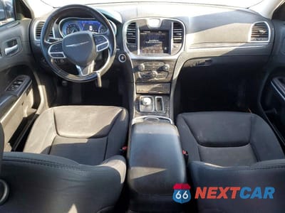 Zdjęcie 8 z 11 samochodu: 2021 CHRYSLER 300 TOURING VIN:2C3CCAAG0MH589434 - miniatura