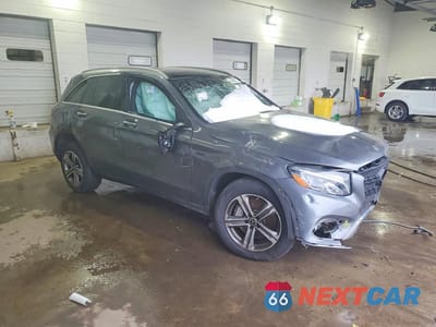 Czwarte zdjęcie samochodu z boku: 2019 MERCEDES-BENZ GLC 350E VIN:WDC0G5EB3KF610102 - miniatura