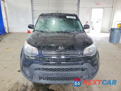 Piąte zdjęcie samochodu w środku: 2018 KIA SOUL VIN:KNDJN2A27J7574833 - miniatura
