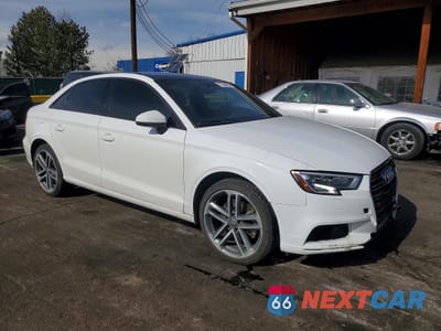 Czwarte zdjęcie samochodu z boku: 2017 AUDI A3 PREMIUM VIN:WAUAUGFF4H1048553 - miniatura