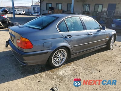 Trzecie zdjęcie samochodu z tyłu: 2001 BMW 330 I VIN:WBAAV53461FJ67430 - miniatura