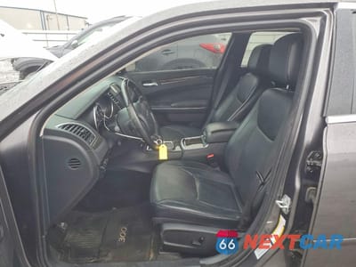 Zdjęcie 7 z 13 samochodu: 2015 CHRYSLER 300C VIN:2C3CCAEG2FH853993 - miniatura