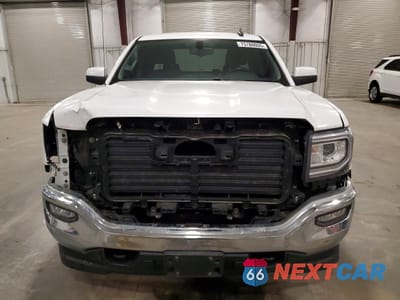 Piąte zdjęcie samochodu w środku: 2017 GMC SIERRA K1500 SLE VIN:1GTV2MEC1HZ387711 - miniatura