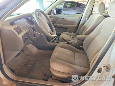Zdjęcie 7 z 11 samochodu: 2001 TOYOTA CAMRY VIN:JT2BG22K010551019 - miniatura
