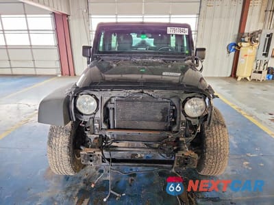 Piąte zdjęcie samochodu w środku: 2018 JEEP WRANGLER UNLIMITED SPORT VIN:1C4BJWDG5JL911392 - miniatura