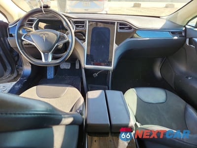 Zdjęcie 8 z 12 samochodu: 2013 TESLA MODEL S VIN:5YJSA1AG0DFP07498 - miniatura