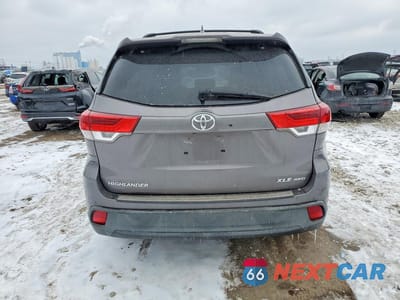 Zdjęcie 6 z 13 samochodu: 2018 TOYOTA HIGHLANDER VIN:5TDJZRFH1JS899171 - miniatura