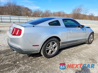 Trzecie zdjęcie samochodu z tyłu: 2011 FORD MUSTANG VIN:1ZVBP8AM3B5153527 - miniatura