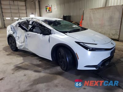 Czwarte zdjęcie samochodu z boku: 2024 TOYOTA PRIUS PRIME SE VIN:JTDACACU2R3018690 - miniatura