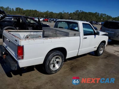 Trzecie zdjęcie samochodu z tyłu: 1992 CHEVROLET S TRUCK S10 VIN:1GCCS14Z8N8200770 - miniatura