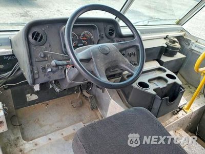 Zdjęcie 8 z 12 samochodu: 2019 FREIGHTLINER MT55G CHASSIS DELIVERY TRUCK VIN:4UZAARFD1KCKN3051 - miniatura