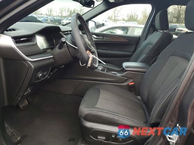 Zdjęcie 7 z 13 samochodu: 2025 JEEP GRAND CHEROKEE LAREDO VIN:1C4RJHAG4SC265844 - miniatura