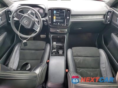 Zdjęcie 8 z 13 samochodu: 2021 VOLVO XC40 T5 R-DESIGN VIN:YV4162UM0M2613299 - miniatura