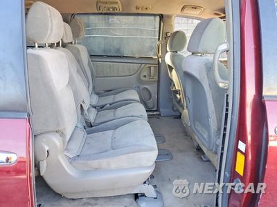 Zdjęcie 11 z 13 samochodu: 2008 TOYOTA SIENNA CE VIN:5TDZK23C98S171258 - miniatura