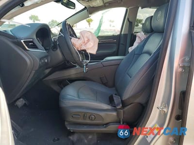 Zdjęcie 7 z 13 samochodu: 2020 BUICK ENCLAVE ESSENCE VIN:5GAERBKW2LJ163760 - miniatura