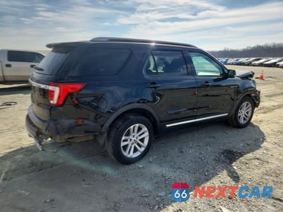 Trzecie zdjęcie samochodu z tyłu: 2017 FORD EXPLORER XLT VIN:1FM5K7D89HGE32870 - miniatura