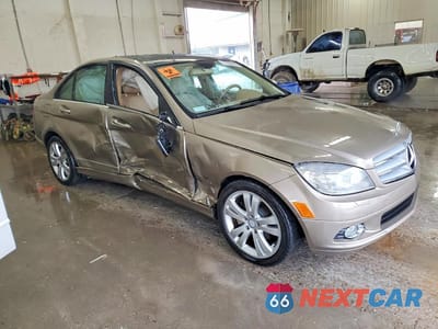 Czwarte zdjęcie samochodu z boku: 2008 MERCEDES-BENZ C 300 VIN:WDDGF54X88F078848 - miniatura