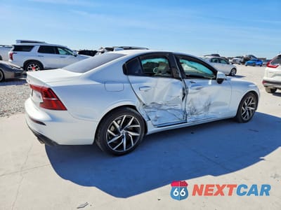 Trzecie zdjęcie samochodu z tyłu: 2020 VOLVO S60 T6 MOMENTUM VIN:7JRA22TK3LG057264 - miniatura