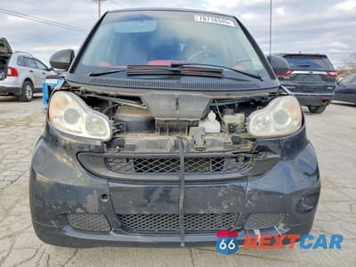 Piąte zdjęcie samochodu w środku: 2011 SMART FORTWO PURE VIN:WMEEJ3BA9BK443122 - miniatura