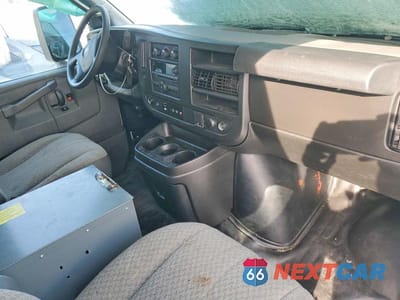 Zdjęcie 8 z 13 samochodu: 2021 GMC SAVANA UTILITY / SERVICE TRUCK VIN:1GD07RF71M1201941 - miniatura