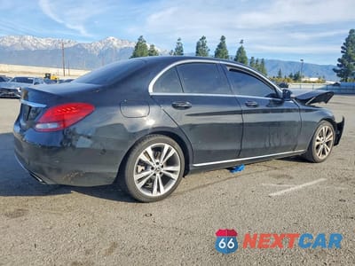 Trzecie zdjęcie samochodu z tyłu: 2018 MERCEDES-BENZ C 300 VIN:55SWF4JB6JU276488 - miniatura