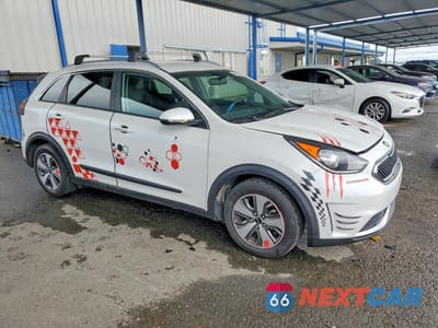 Czwarte zdjęcie samochodu z boku: 2019 KIA NIRO LX VIN:KNDCB3LC2K5284266 - miniatura