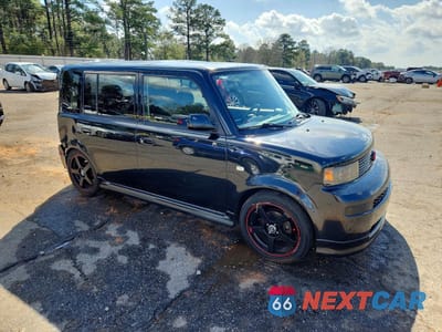 Czwarte zdjęcie samochodu z boku: 2005 SCION XB BASE VIN:JTLKT324X50188409 - miniatura