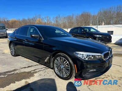 Czwarte zdjęcie samochodu z boku: 2018 BMW 530E VIN:WBAJA9C56JB253324 - miniatura