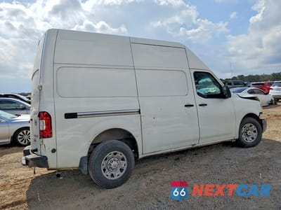 Trzecie zdjęcie samochodu z tyłu: 2016 NISSAN NV 2500 S VIN:1N6BF0LY3GN800455 - miniatura
