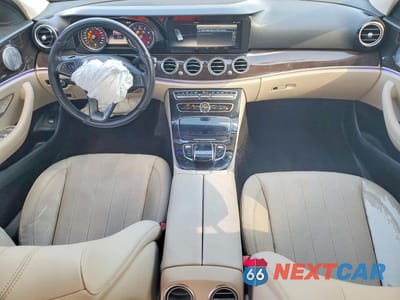 Zdjęcie 8 z 12 samochodu: 2017 MERCEDES-BENZ E 300 VIN:WDDZF4JBXHA105878 - miniatura