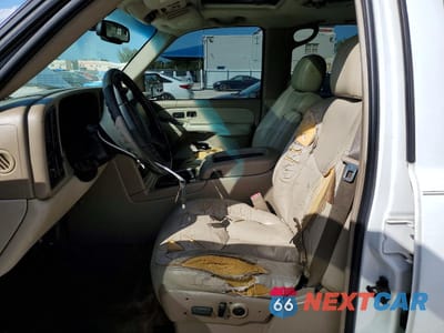 Zdjęcie 7 z 13 samochodu: 2003 CHEVROLET SUBURBAN K1500 VIN:3GNFK16Z13G322475 - miniatura
