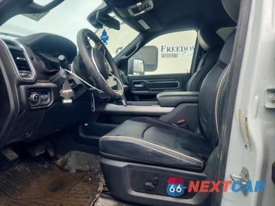 Zdjęcie 7 z 12 samochodu: 2023 RAM 3500 LARAMIE VIN:3C63RRJL8PG624464 - miniatura