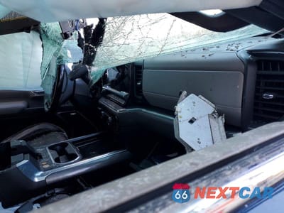 Zdjęcie 8 z 12 samochodu: 2024 CHEVROLET SILVERADO K3500 LTZ VIN:1GC4YUEY8RF373796 - miniatura