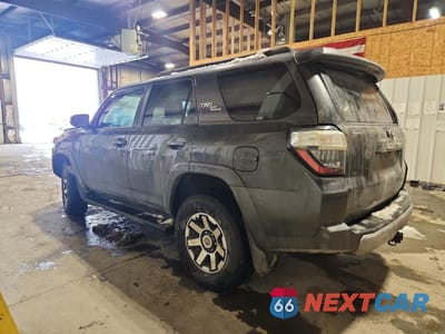 Drugie zdjęcie samochodu z przodu: 2022 TOYOTA 4RUNNER SR5/SR5 PREMIUM VIN:JTEPU5JR0N6054525 - miniatura