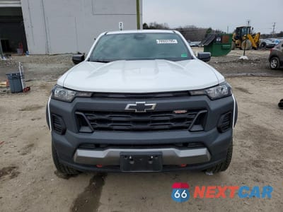Piąte zdjęcie samochodu w środku: 2024 CHEVROLET COLORADO TRAIL BOSS VIN:1GCPTEEK0R1302392 - miniatura
