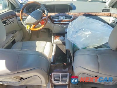 Zdjęcie 8 z 11 samochodu: 2011 MERCEDES-BENZ S 550 VIN:WDDNG7BB9BA402028 - miniatura