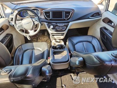 Zdjęcie 8 z 12 samochodu: 2020 CHRYSLER VOYAGER LXI VIN:2C4RC1DG2LR172570 - miniatura