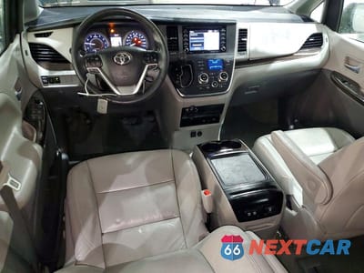 Zdjęcie 8 z 13 samochodu: 2018 TOYOTA SIENNA XLE PREMIUM 7-PASSENGER VIN:5TDDZ3DC7JS190567 - miniatura