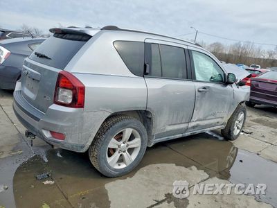 Trzecie zdjęcie samochodu z tyłu: 2016 JEEP COMPASS LATITUDE VIN:1C4NJDEB2GD782096 - miniatura
