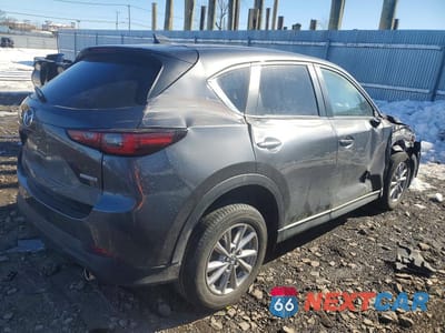 Trzecie zdjęcie samochodu z tyłu: 2023 MAZDA CX-5 PREFERRED VIN:JM3KFBCM6P0150231 - miniatura