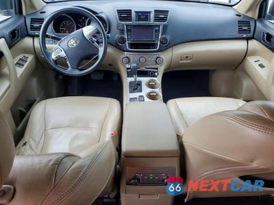 Zdjęcie 8 z 12 samochodu: 2013 TOYOTA HIGHLANDER BASE VIN:5TDZK3EH7DS092082 - miniatura