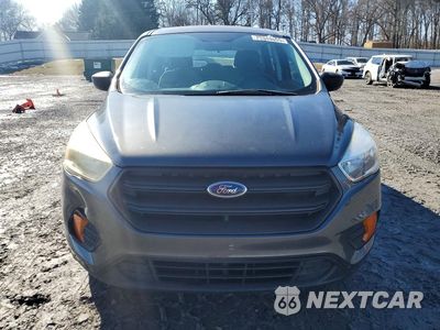 Piąte zdjęcie samochodu w środku: 2017 FORD ESCAPE S VIN:1FMCU0F75HUE29253 - miniatura